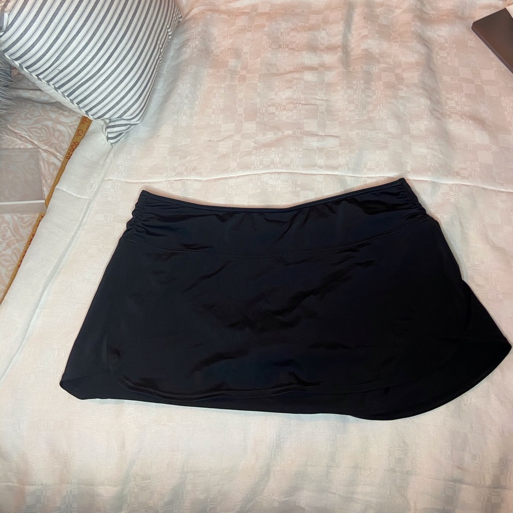Prana XL swim skirt Black never worn.
